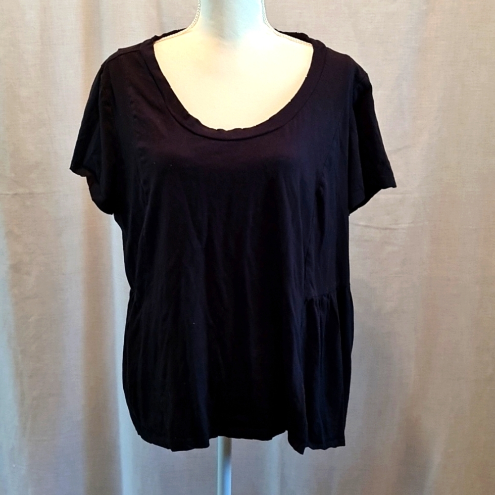 AMERICAN RAG sz 1X Black, ruffle helm, top in GUC, short sleeve, really cute